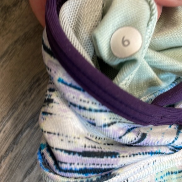 Lululemon athletica Lighten Up Tank, heathered lilac, size 6 - Picture 12 of 12